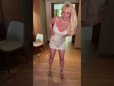 Britney Spears Wants Your Attention!