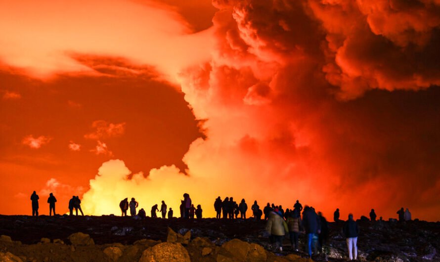 Iceland’s Tourism Suffers Amid a Belching Volcano and Flowing Lava