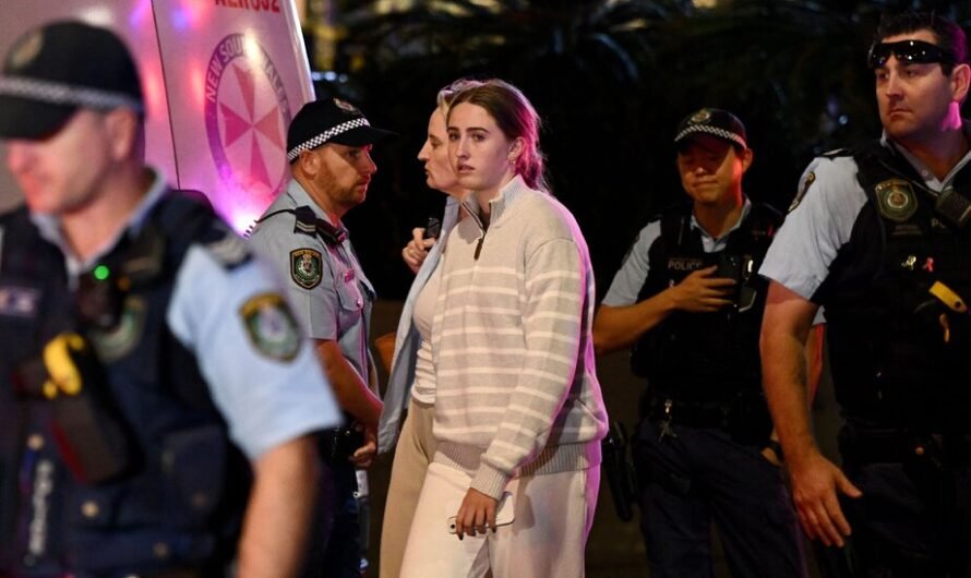 Witnesses to Sydney Mall Stabbing Describe Harrowing Scenes