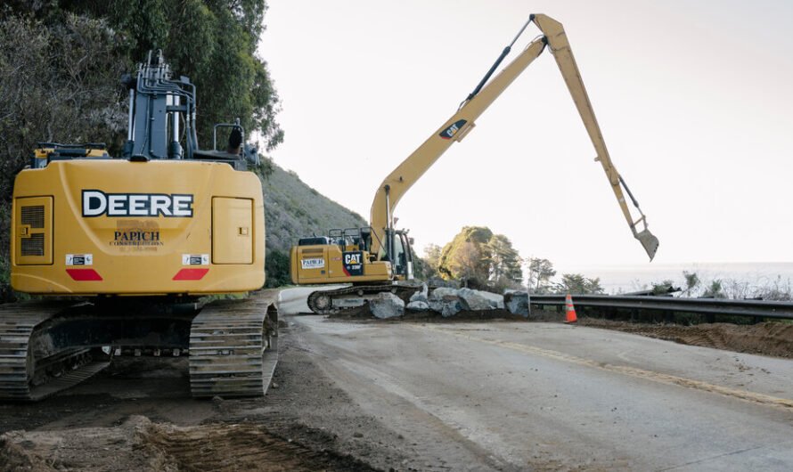 California Highway 1 Collapse Leaves 2,000 Tourists Stranded