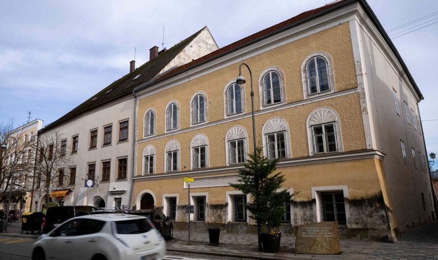 4 arrested for Nazi tribute outside Hitler’s birthplace in Austria