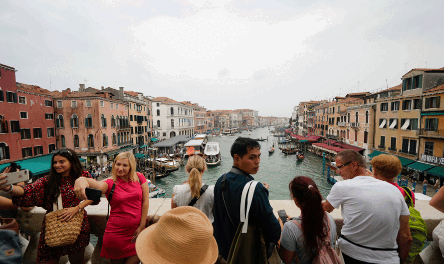 Venice day-trippers will face steep fines if they fail to pay an access fee under a pilot program