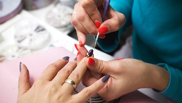 Naillboo Pledges Consumers Can Ditch Nail Salons – Hollywood Life