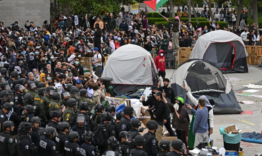 Protesters Clash With Police as U.C. Irvine Encampment Is Cleared