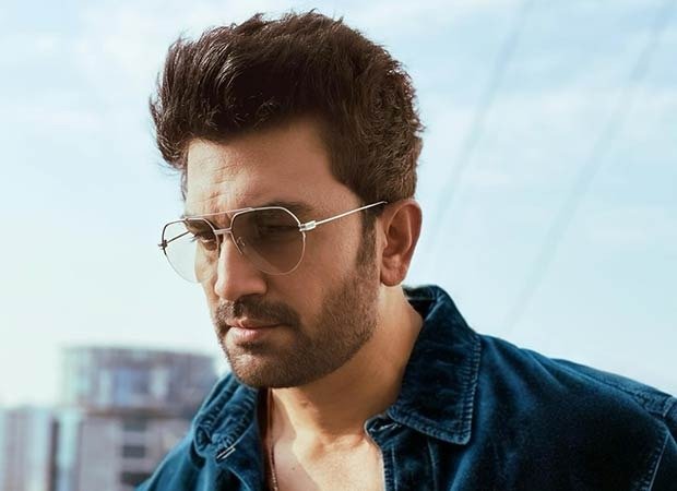 Baahubali voice actor Sharad Kelkar calls himself “A boy from a small town, who stammered”; opens up on childhood challenges : Bollywood News