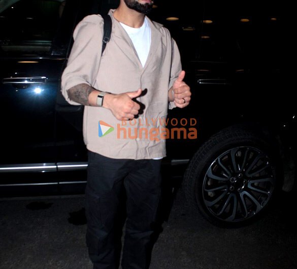 Photos: Virat Kohli snapped at the airport | Parties & Events