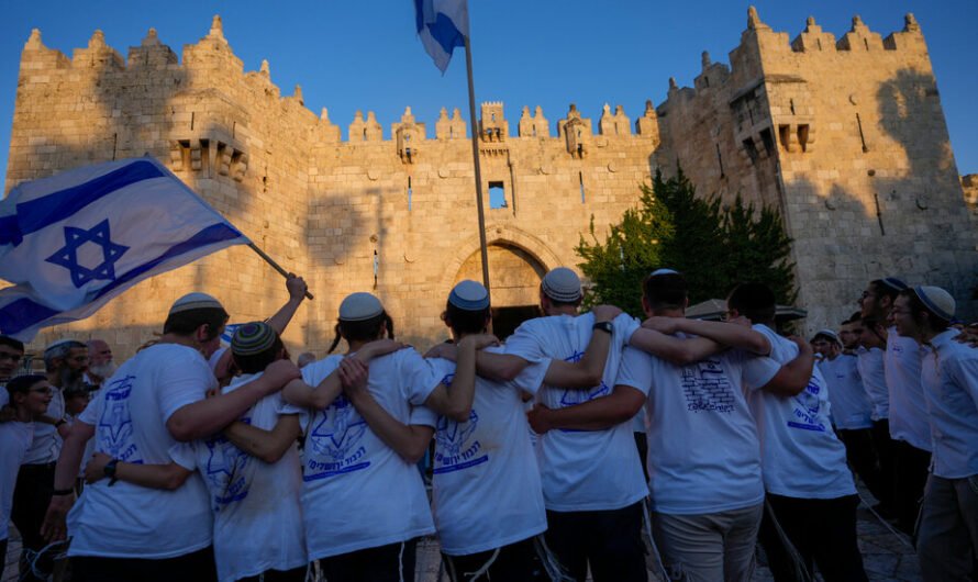 18 Arrested at Israeli Nationalist Flag March Through East Jerusalem