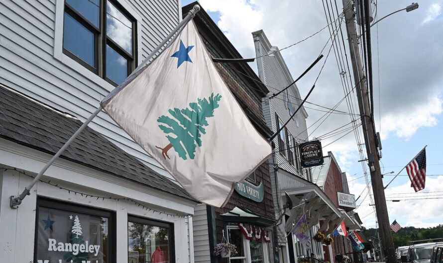 Maine Seeks Designs for a New State Flag