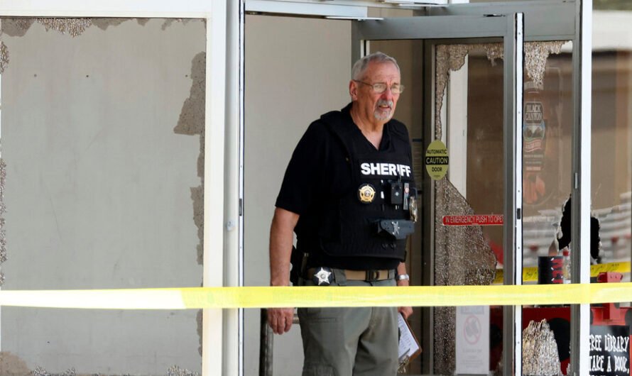 Grocery Store Shooting That Killed 4 Leaves an Arkansas Town in Disbelief