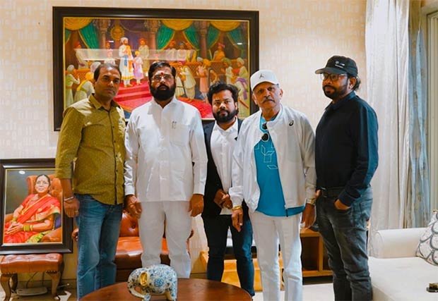 Amid bomb threats, Annu Kapoor and Hamare Baarah filmmakers meet Maharashtra CM Eknath Shinde : Bollywood News