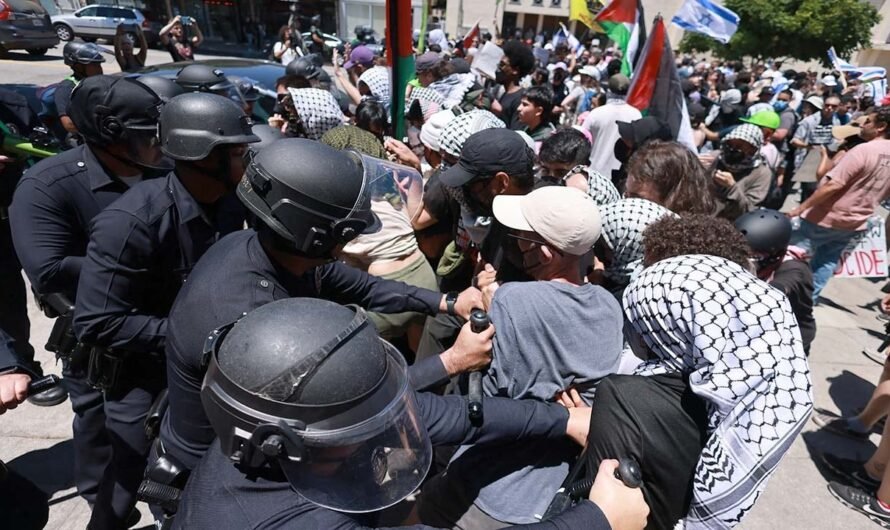 Violence breaks out after anti-Israel agitators surround LA synagogue