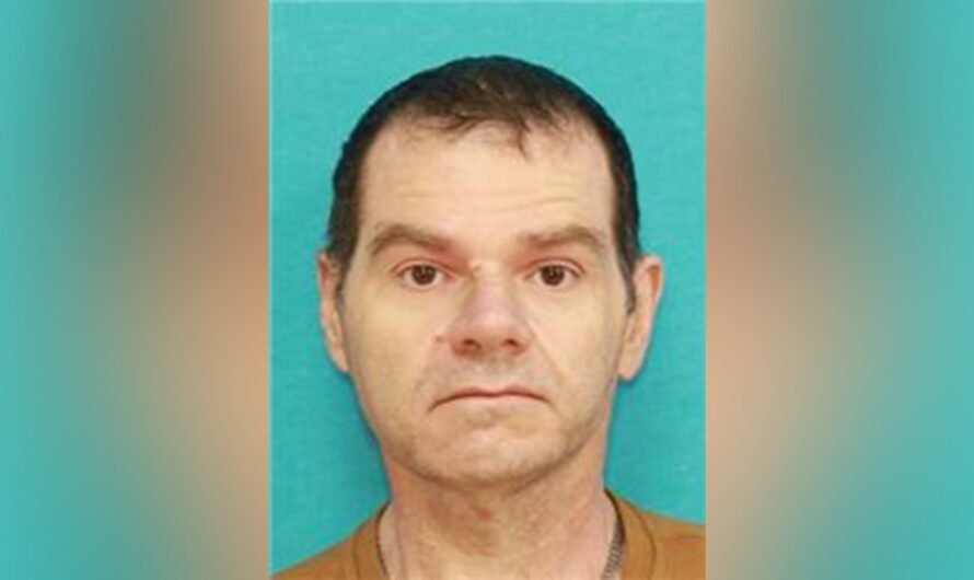 Triple murder suspect on the loose in Arkansas: police