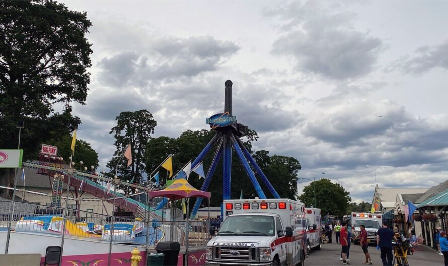 Oregon officials rescue 30 riders trapped upside-down at amusement park