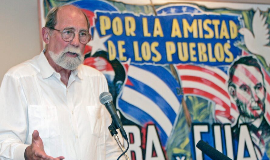 Wayne S. Smith, a Leading Critic of the Embargo on Cuba, Dies at 91