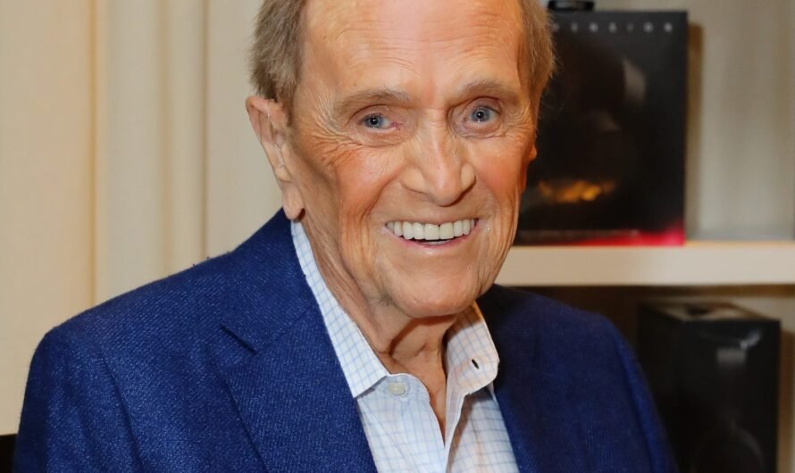 ‘Elf’ Narrator Bob Newhart Dies At Age 94 – Hollywood Life