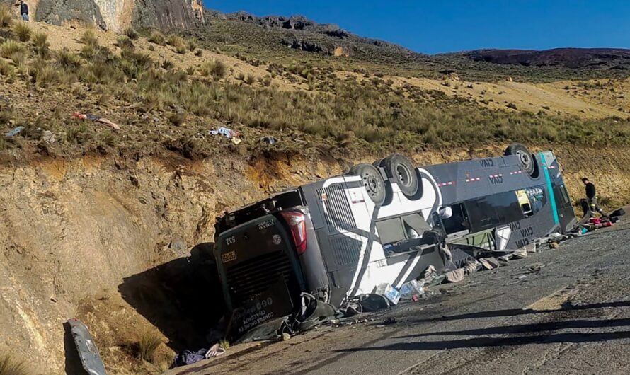 Bus crash in popular tourist spot kills 25 in mountain region, investigation ongoing