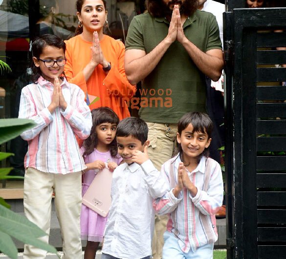 Photos: Riteish Deshmukh and Genelia Deshmukh snapped with their family outside a restaurant in Bandra | Parties & Events