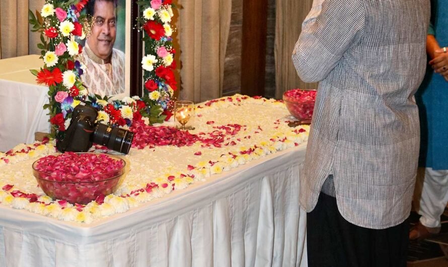 Aamir, SRK’s Last Salute To Mr Bandekar