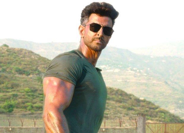 REVEALED: Hrithik Roshan to have a ROCKING entry scene in War 2; to indulge in a sword fight with a menacing villain in a Japanese monastery : Bollywood News