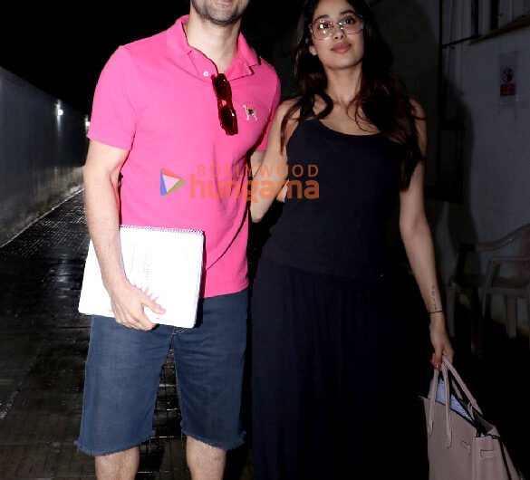 Photos: Varun Dhawan and Janhvi Kapoor snapped in Bandra | Parties & Events