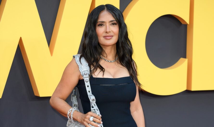 Salma Hayek Marks Her 58th Birthday With Bikini Photo Dump – Hollywood Life