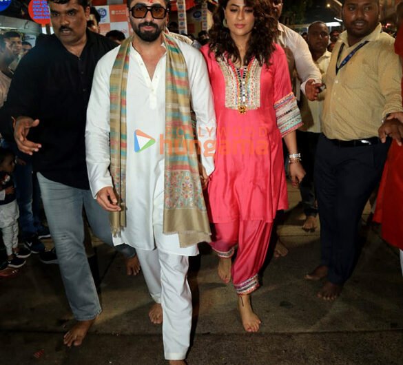 Photos: Ayushmann Khurrana, Divya khossla and Tahira Kashyap snapped at Lalbaugcha Raja | Parties & Events