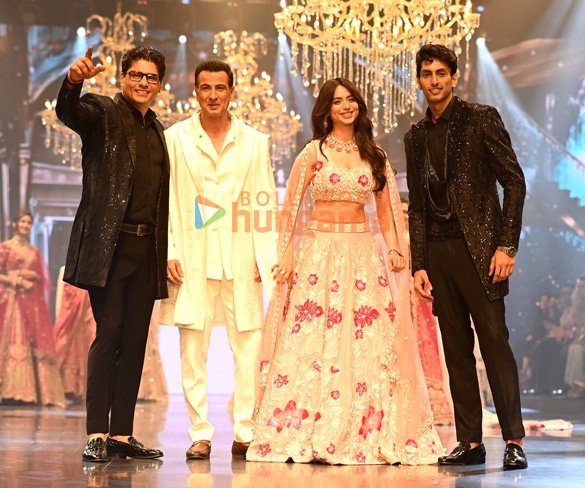 Photos: Ronit Roy and Soundarya Sharma snapped walking the ramp at the Bombay Times Fashion Week | Parties & Events