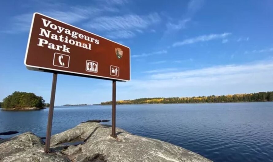 Ranger dies at Voyageurs National Park while helping civilians stranded on lake