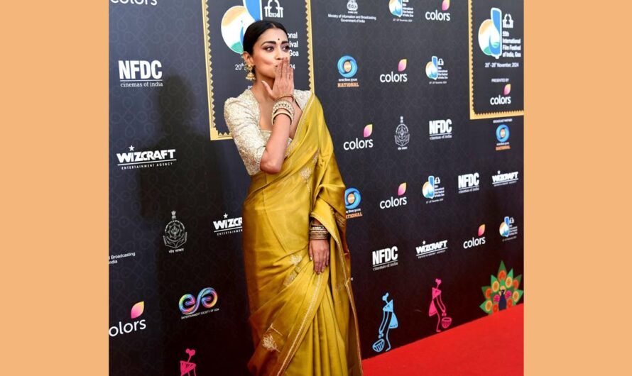 Who’s Shriya Blowing A Kiss To?