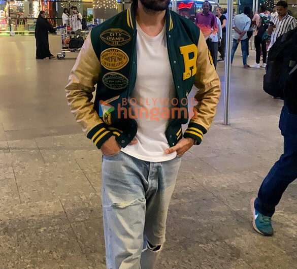 Photos: Kartik Aaryan and Aditya Roy Kapur snapped at the airport | Parties & Events