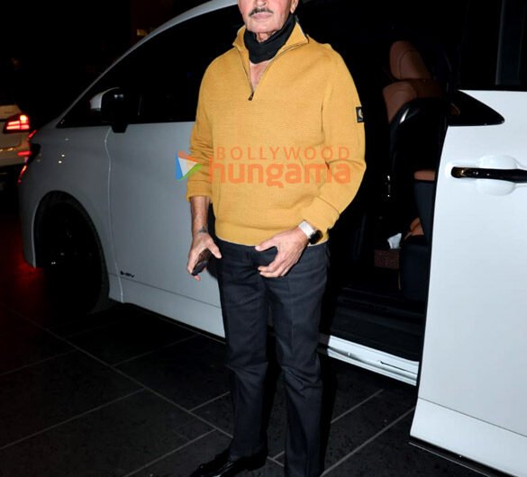 Photos: Rakesh Roshan, Suresh Wadkar and others were snapped at Jeetendra and Shobha Kapoor’s 50th marriage anniversary | Parties & Events