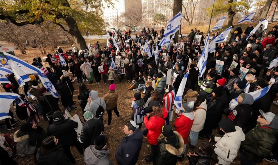 Israeli hostages’ families hold Central Park rally, call on Biden, Trump to bring loved ones home